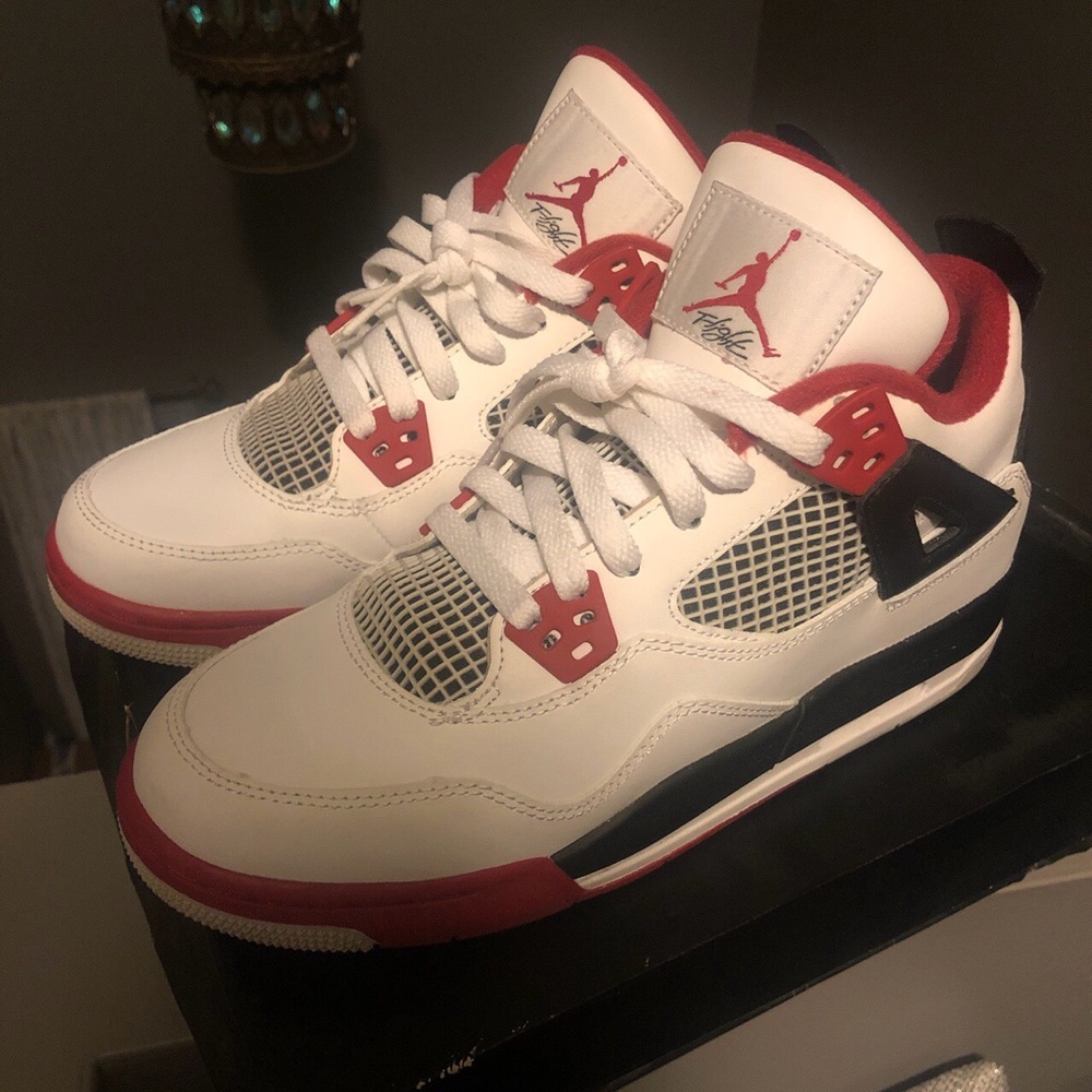 Air Jordan Retro 4